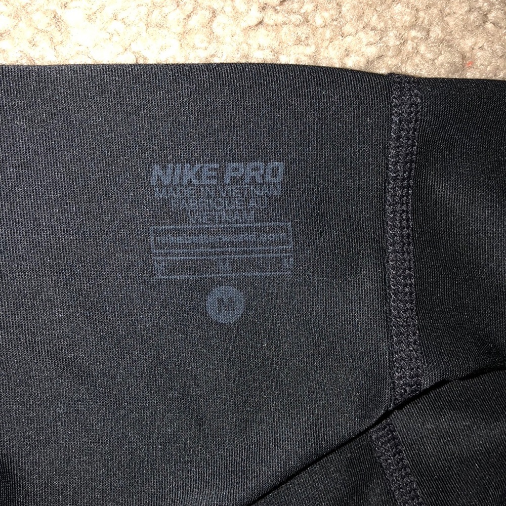 Nike Pro Capris - Picture 3 of 3
